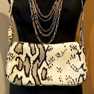 Faux snake skin pocket book/Host pick 🎉